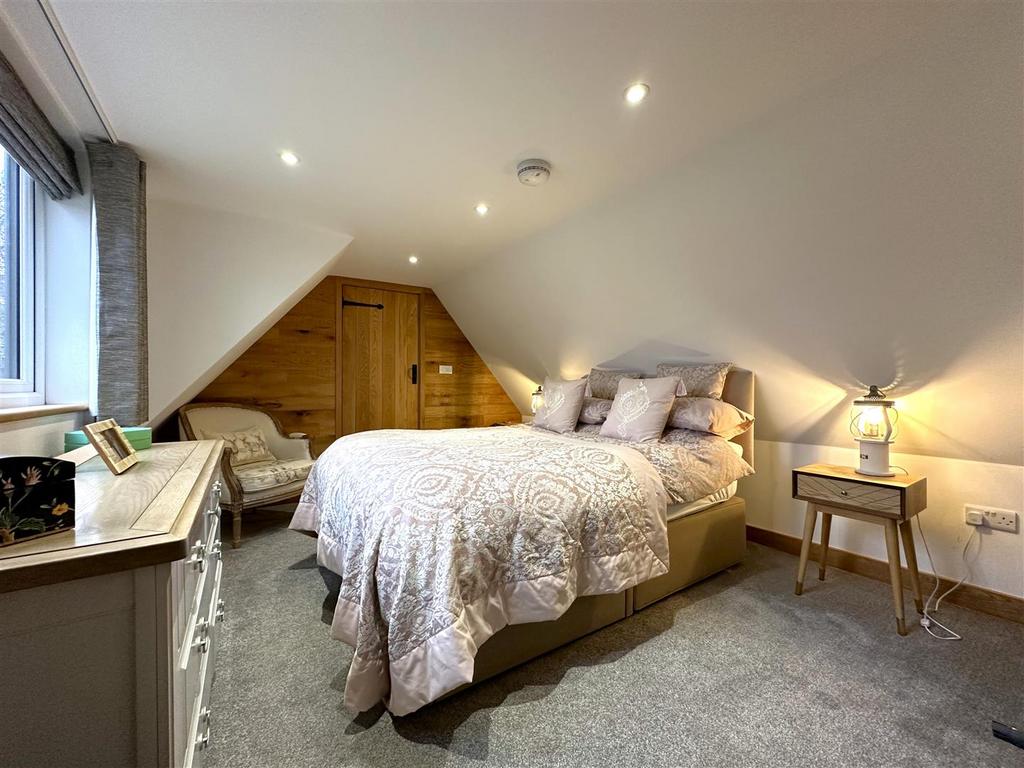 Master Bedroom 462