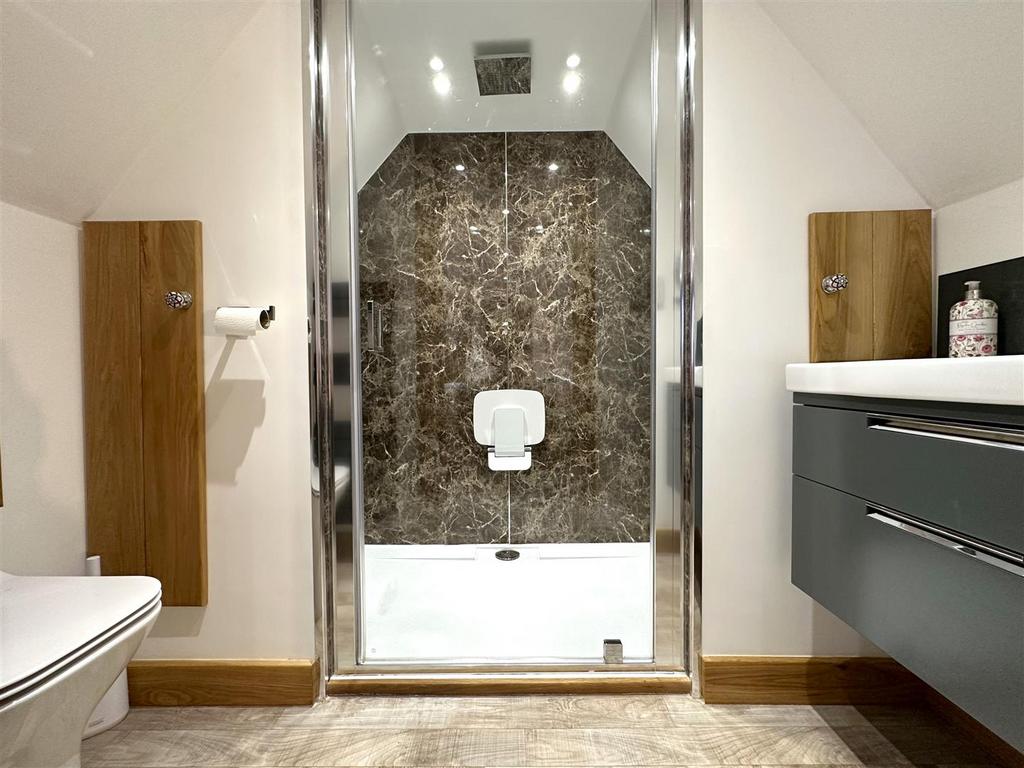 En-Suite Shower Room 464