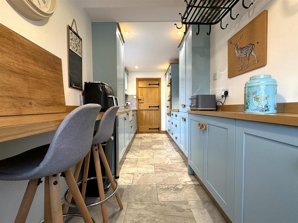 Open-Plan Breakfast Kitchen 518