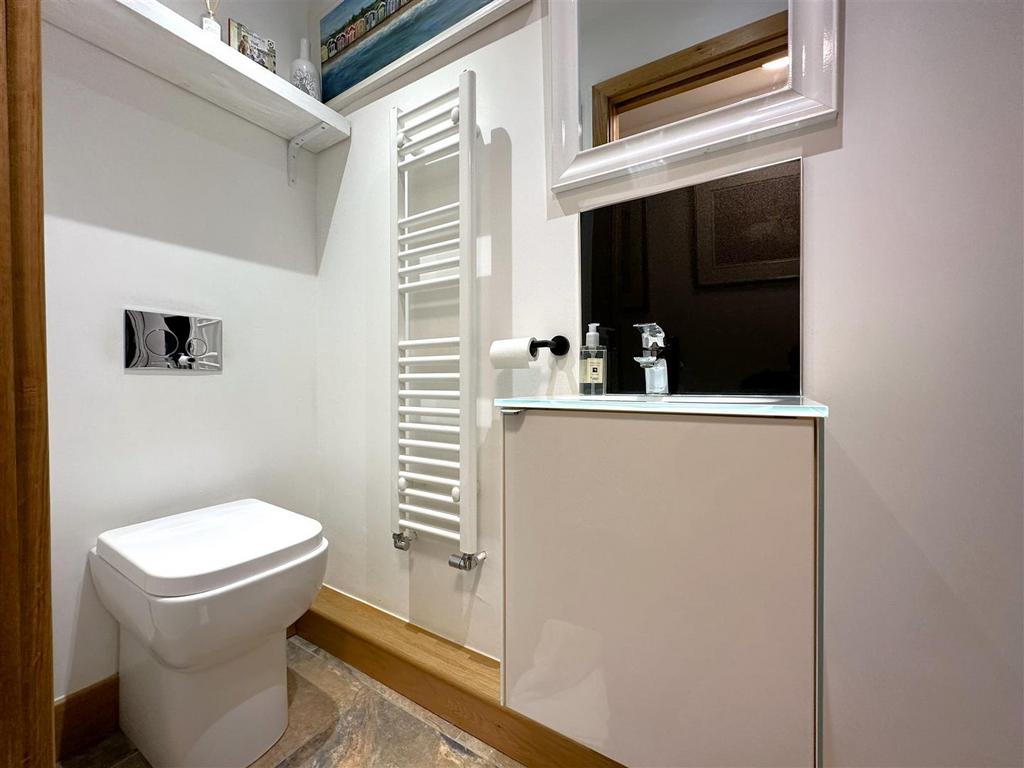 Ground Floor W.C 446
