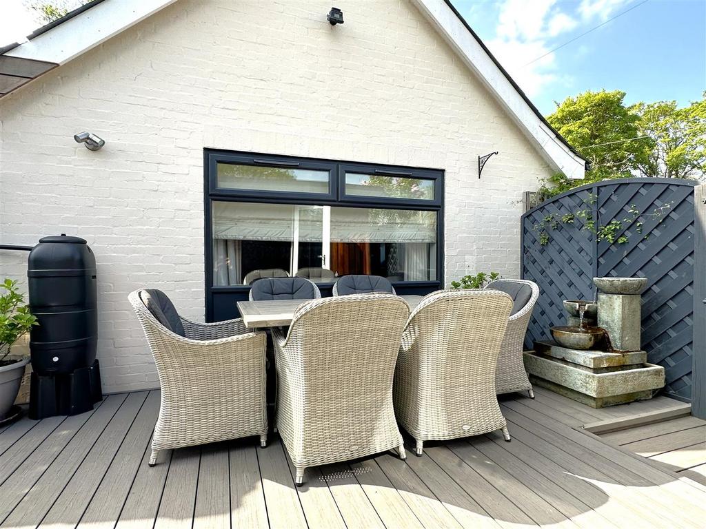 Seating Area 137