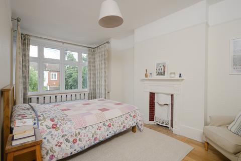 19 Mina Road, London, SW19 3AU