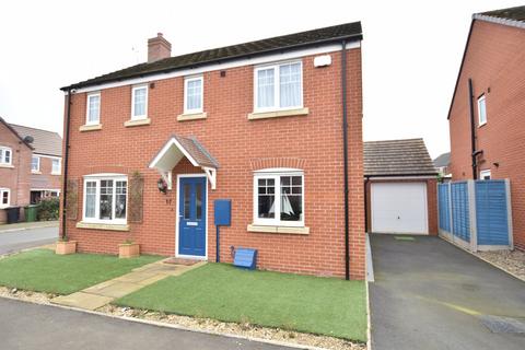 3 bedroom detached house for sale, Strawberry Place, Worcestershire WR10