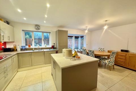 4 bedroom semi-detached house for sale, Castle Mews, Kent CT20