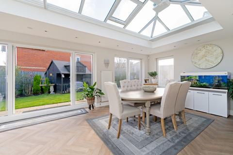 59 Baynard Avenue, Flitch Green, Dunmow, CM6 3FF