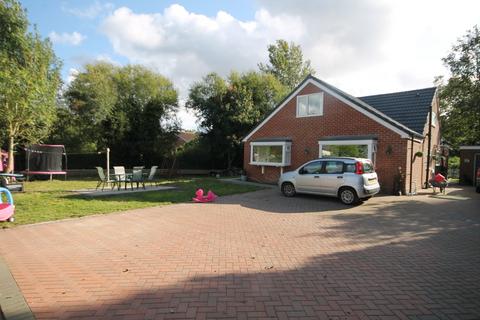 3 bedroom bungalow for sale, Darlington Road, Durham TS18