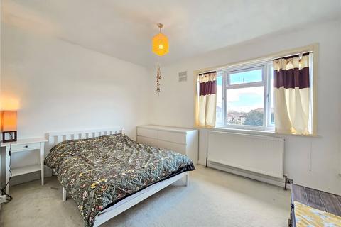 77 Castlecombe Road, London, SE9 4AS