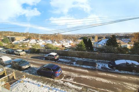 3 bedroom semi-detached house to rent, Greystones Drive, Sheffield S11