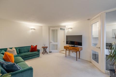 2 bedroom flat to rent, Upper Berenger Walk, Chelsea, SW10