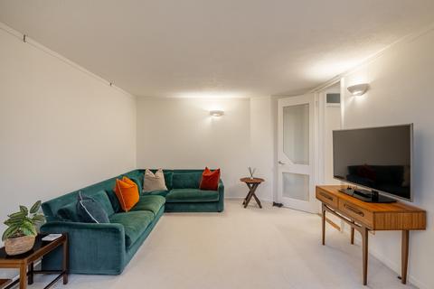 2 bedroom flat to rent, Upper Berenger Walk, Chelsea, SW10