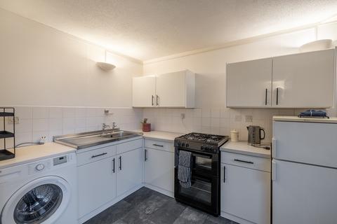 2 bedroom flat to rent, Upper Berenger Walk, Chelsea, SW10