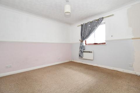 8 Emperors Gate, Stevenage, SG2 7QX