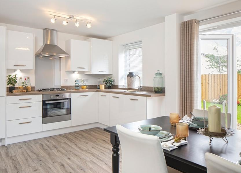 Craigend 3 bedroom home, open-plan...