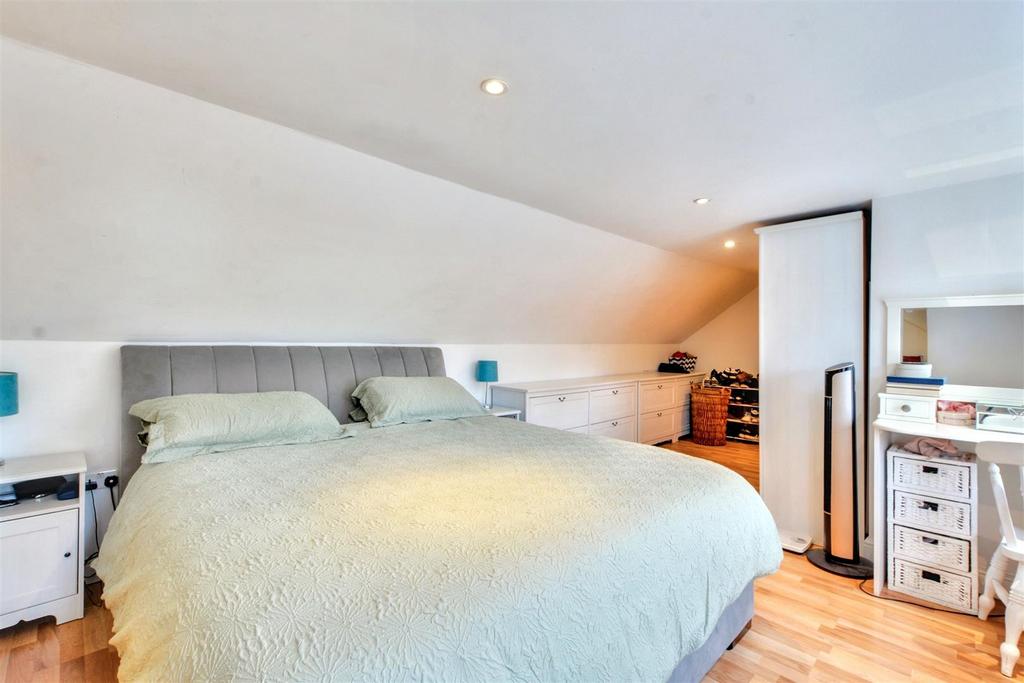 Bedroom 1 3.jpeg