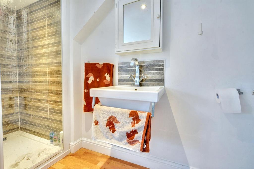 Ensuite 2.jpeg