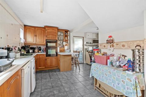 3 bedroom end of terrace house for sale, Green Leys, Evesham WR11