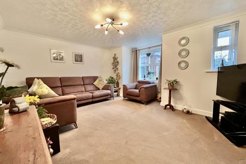 3 bedroom detached house for sale, Killarney Close, Grantham, NG31