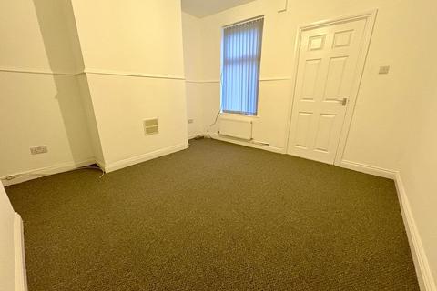 2 bedroom terraced house to rent, Willingham St, Grimsby, DN32