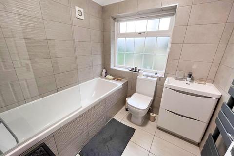 3 bedroom end of terrace house for sale, Tennal Road, Birmingham B32