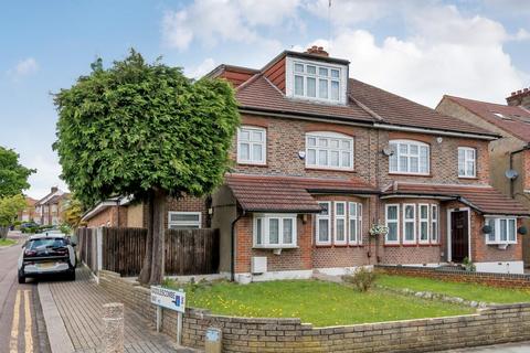 4 bedroom house to rent, Walmington Fold, London