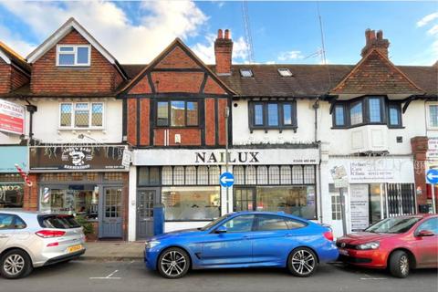 1 bedroom flat for sale, Station Approach, Surrey KT14