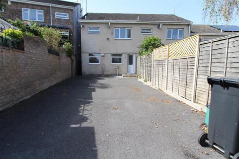 3 bedroom house to rent, Ashford Way, Bristol