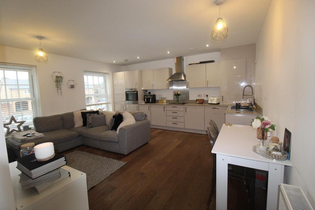 Lounge &amp; Kitchen 2.JPG