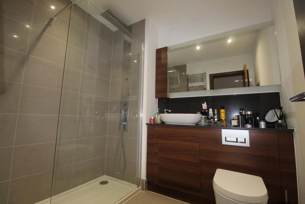 Ensuite.JPG