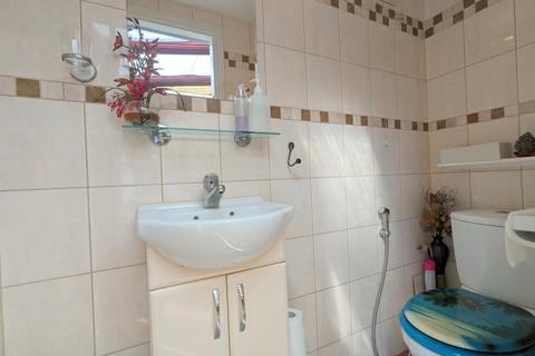 8 Leamington Close, Hounslow, TW3 2RB