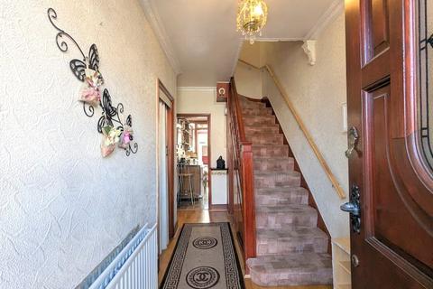 8 Leamington Close, Hounslow, TW3 2RB