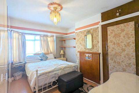 8 Leamington Close, Hounslow, TW3 2RB