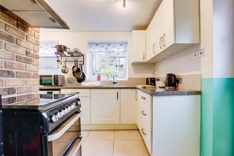 3 bedroom semi-detached house for sale, Chesterfield Avenue, Gedling NG4