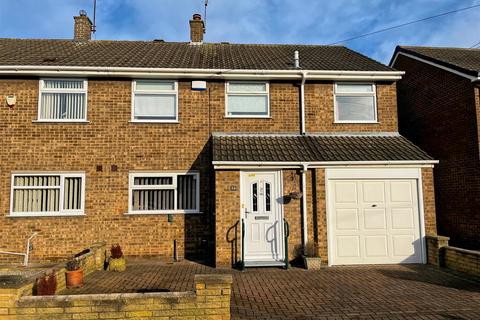 4 bedroom semi-detached house for sale, Saxondale, Hull