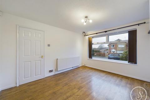 3 bedroom semi-detached house to rent, Gleneagles Road, Leeds