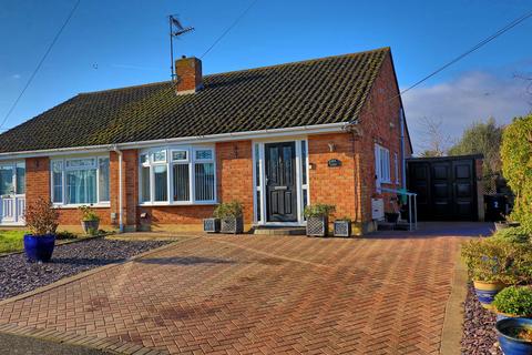 2 bedroom semi-detached bungalow for sale, Hillcrest, Chelmsford CM3