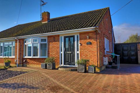 2 bedroom semi-detached bungalow for sale, Hillcrest, Chelmsford CM3