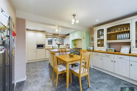 3 bedroom terraced house for sale, Brighton Road, Southgate RH10