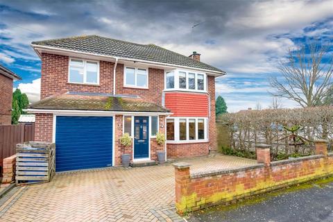 4 bedroom detached house for sale, Blunden Road, Farnborough