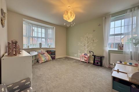 6 Hare Grove, Southminster, CM0 7XU