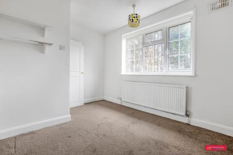 2 bedroom house to rent, Waters Road London SE6