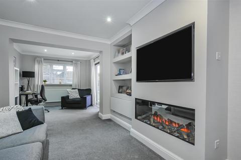 28 Pine Grove, Bricket Wood, St Albans, AL2 3SS