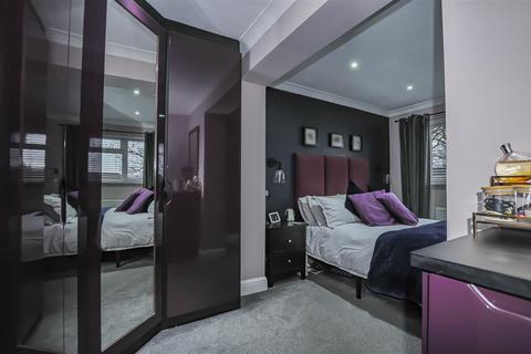28 Pine Grove, Bricket Wood, St Albans, AL2 3SS