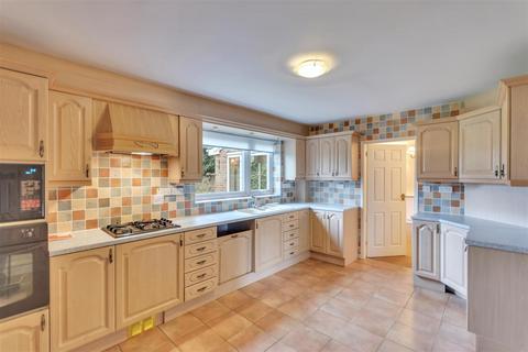 4 bedroom detached house for sale, Mayfield Drive, Shrewsbury