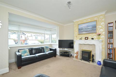 3 bedroom detached house for sale, SHORT WALK TO BEACH * SHANKLIN