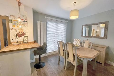 2 bedroom semi-detached house for sale, Craster Avenue, Newcastle upon Tyne, Tyne and Wear, NE12 9EU