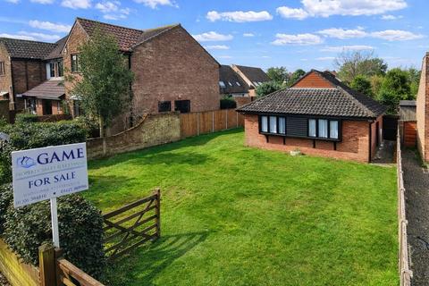 2 bedroom detached bungalow for sale, Oakwood Avenue West Mersea, CO5 8AX
