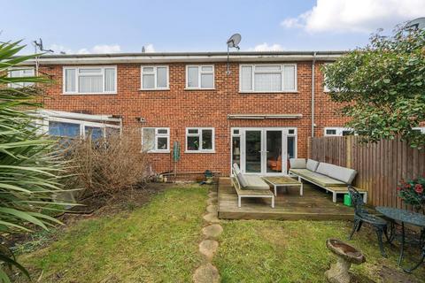 11 Castle Close, Sunbury-on-thames, TW16 7DU