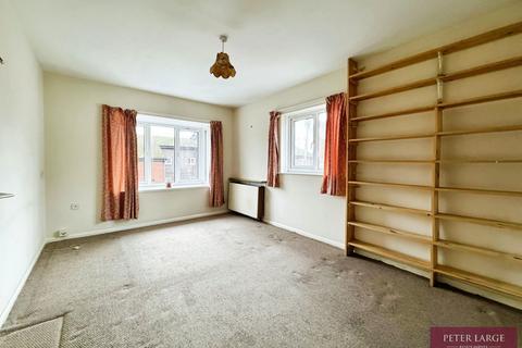 2 bedroom flat for sale, 13 Plastirion Court, Russell Road, Rhyl, LL18 3DJ