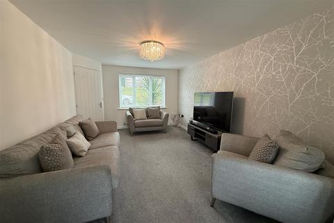 4 bedroom detached house for sale, Beacon Close, Burton-On-Trent DE13