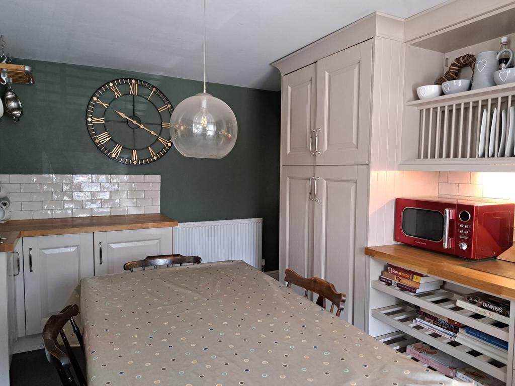 Kitchen (third image)